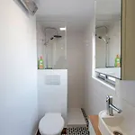 Charming Flat With 2 Bedrooms On Lisbon's 7th Hill * 리스본