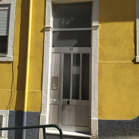 Charming Flat With 2 Bedrooms On Lisbon's 7th Hill