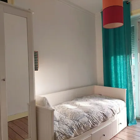 Daire Charming Flat With 2 Bedrooms On Lisbon's 7th Hill
