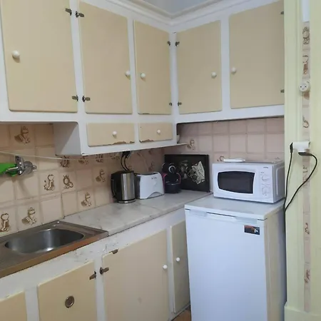 Daire Charming Flat With 2 Bedrooms On Lisbon's 7th Hill