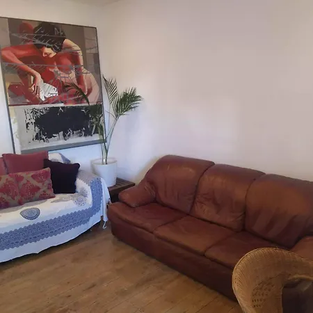 Daire Charming Flat With 2 Bedrooms On Lisbon's 7th Hill *