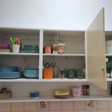 Charming Flat With 2 Bedrooms On Lisbon's 7th Hill Lissabon