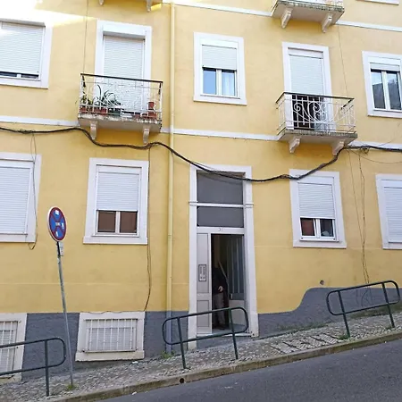 Charming Flat With 2 Bedrooms On Lisbon's 7th Hill * Lissabon