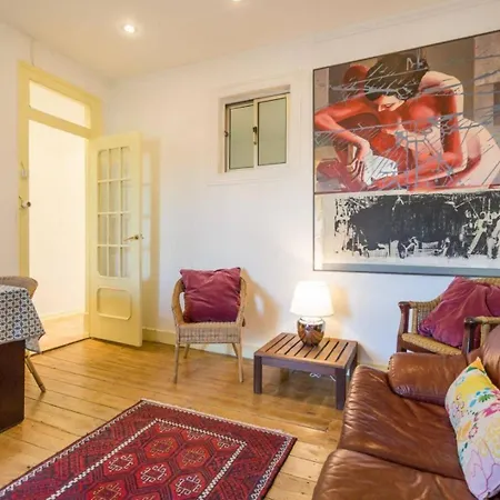 Charming Flat With 2 Bedrooms On Lisbon's 7th Hill * Lissabon