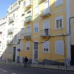 Charming Flat With 2 Bedrooms On Lisbon's 7th Hill Διαμέρισμα *
