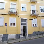 Charming Flat With 2 Bedrooms On Lisbon's 7th Hill * Lissabon