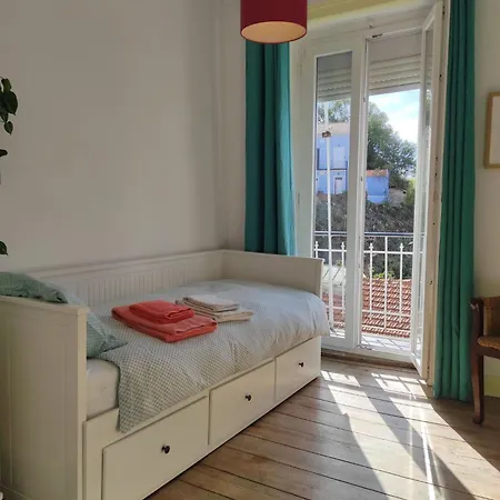 Charming Flat With 2 Bedrooms On Lisbon's 7th Hill Lisboa
