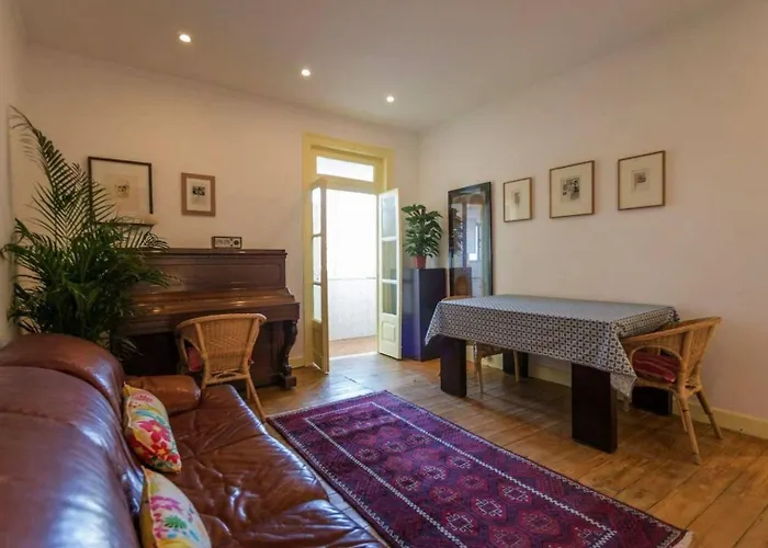 Charming Flat With 2 Bedrooms On Lisbon's 7th Hill