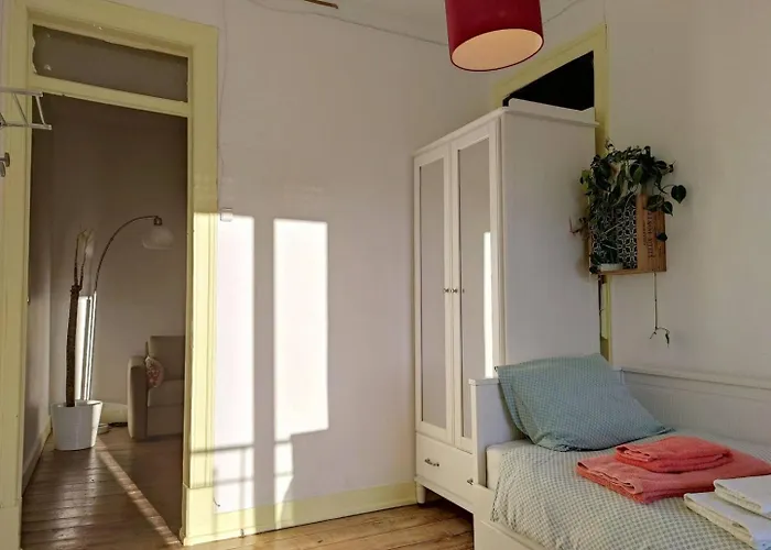 Charming Flat With 2 Bedrooms On Lisbon's 7th Hill