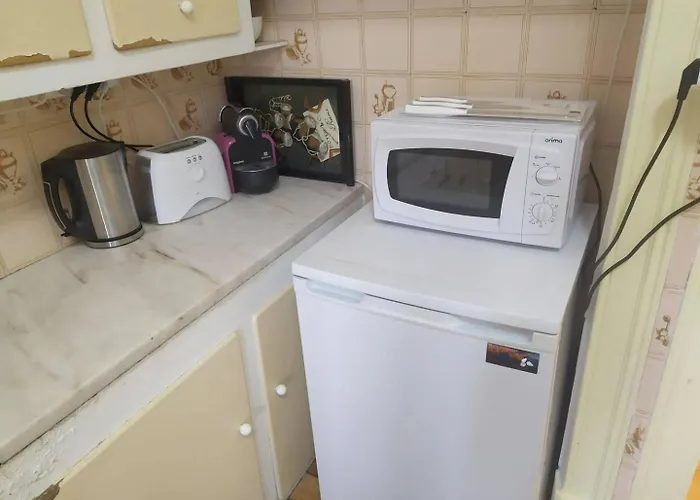 Charming Flat With 2 Bedrooms On Lisbon's 7th Hill * リスボン