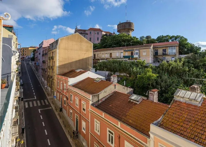 Charming Flat With 2 Bedrooms On Lisbon's 7th Hill