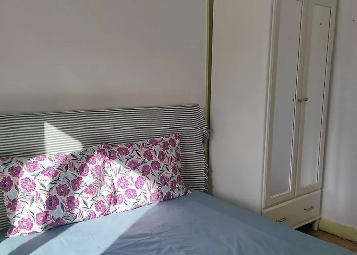Charming Flat With 2 Bedrooms On Lisbon's 7th Hill * リスボン