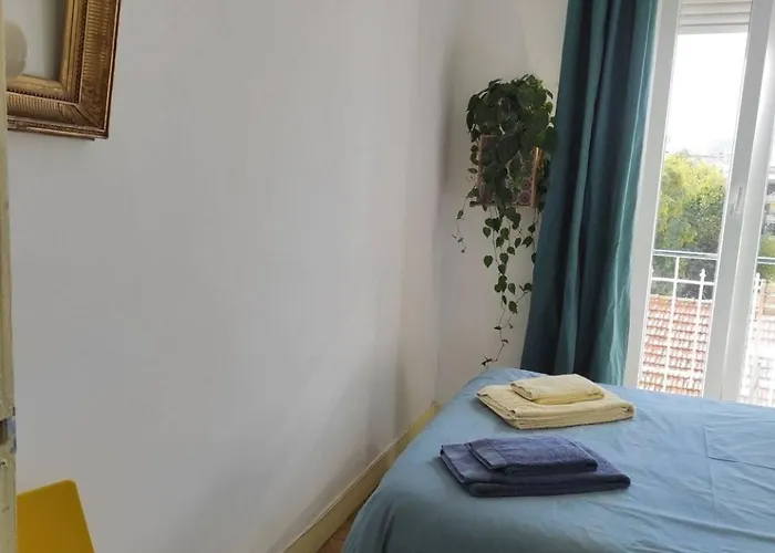 Charming Flat With 2 Bedrooms On Lisbon's 7th Hill リスボン