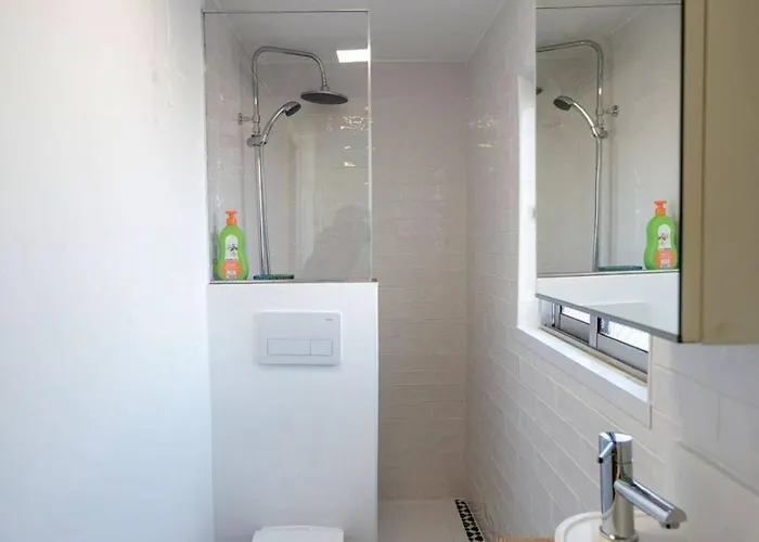 Charming Flat With 2 Bedrooms On Lisbon's 7th Hill * リスボン
