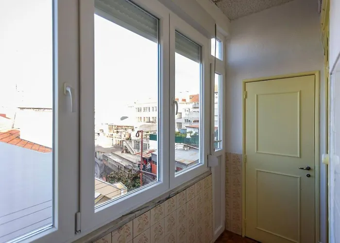 Charming Flat With 2 Bedrooms On Lisbon's 7th Hill
