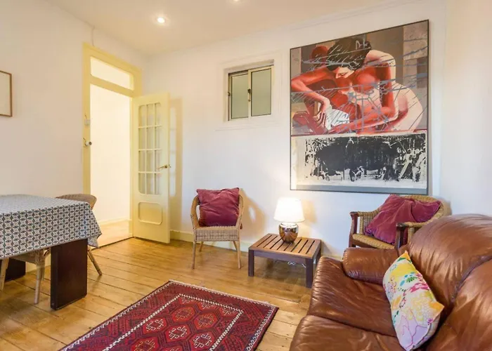 Charming Flat With 2 Bedrooms On Lisbon's 7th Hill * リスボン